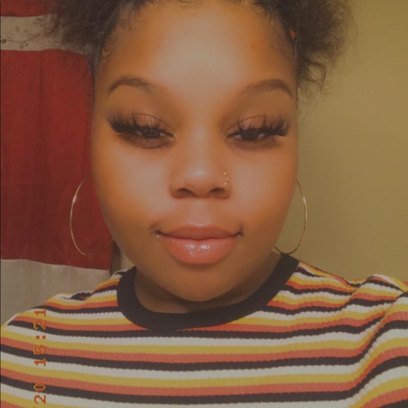 Eyelashes - Picture 5 of 7